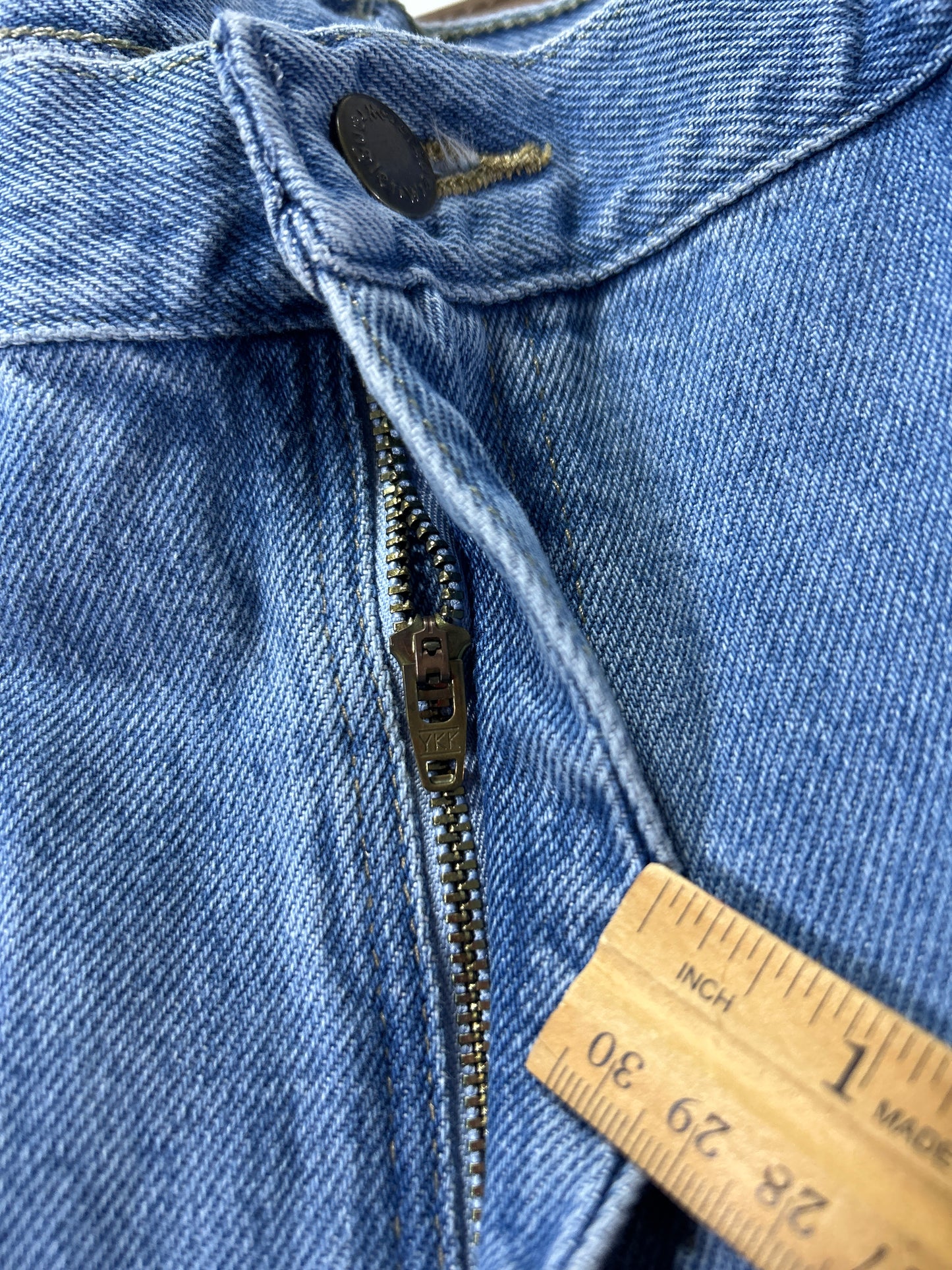 Wrangler Rugged Wear Jeans Mens 40x30 Light Wash Blue Classic Fit YKK Denim