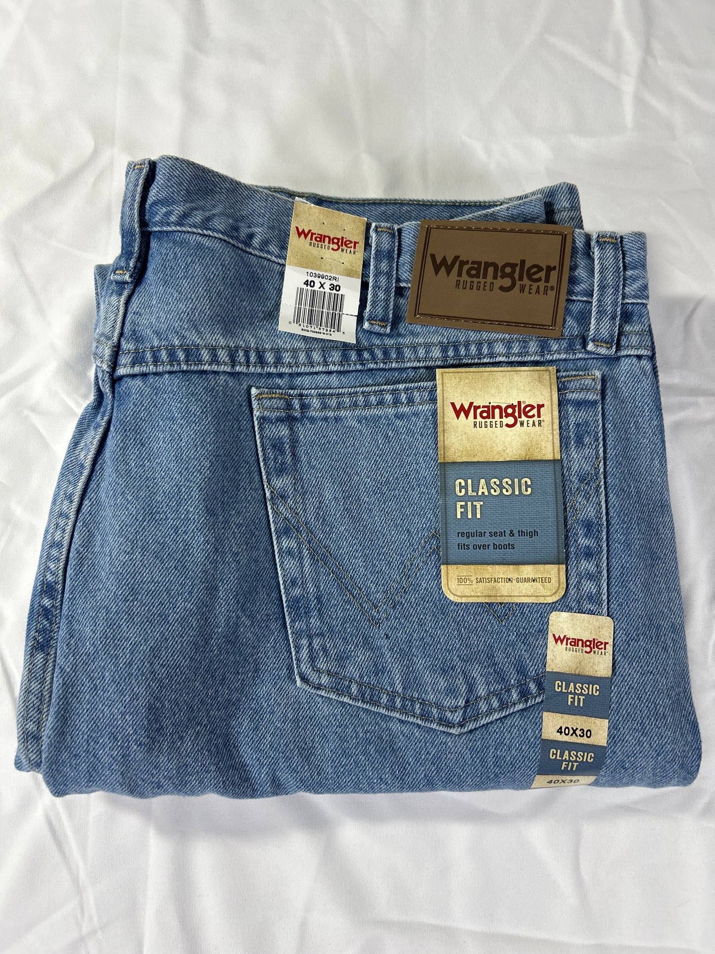 Wrangler Rugged Wear Jeans Mens 40x30 Light Wash Blue Classic Fit YKK Denim