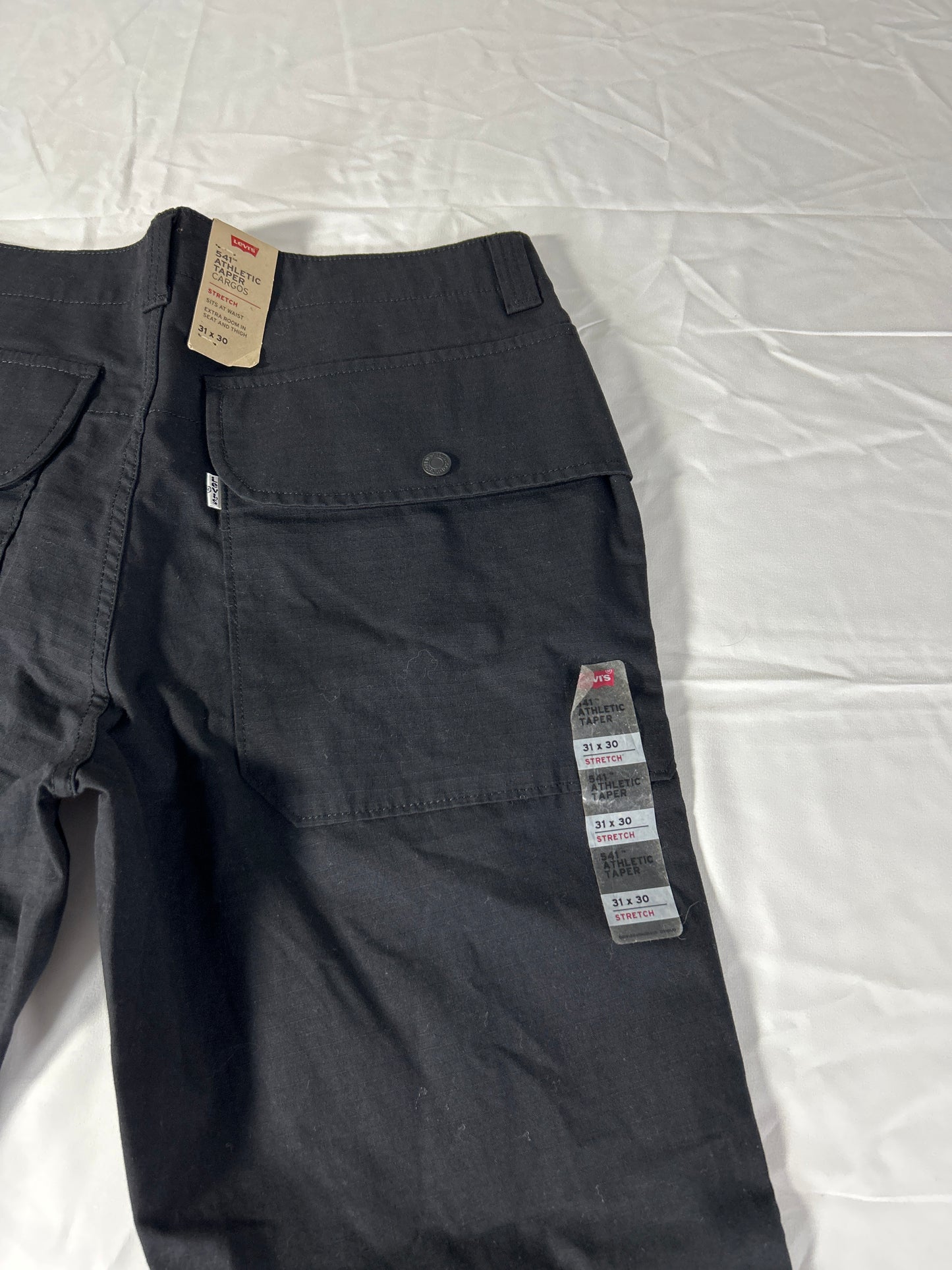 Levi’s 541 Cargo Pants Mens Size 31x30 Black Athletic Taper Stretch